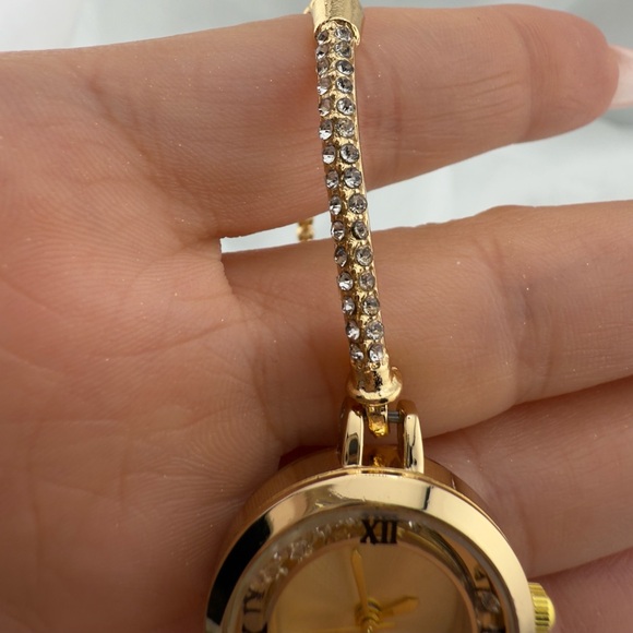 Classic Adjustable Gold and Silver Women's Watch - Picture 7 of 7